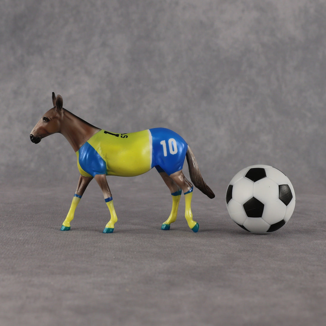 Sweden OOAK Chip Mule by Enrique Duarte SCD26