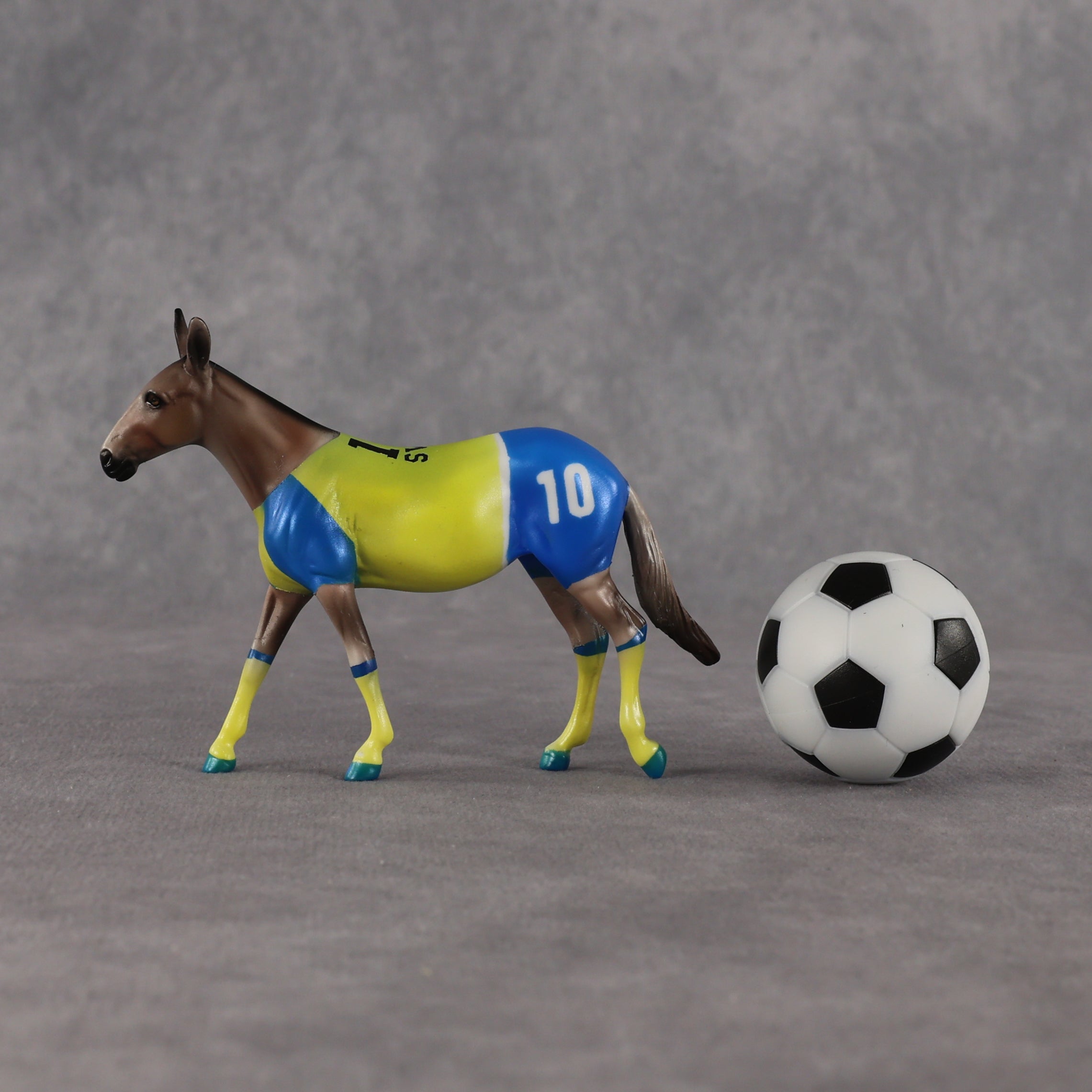 Sweden OOAK Chip Mule by Enrique Duarte SCD26