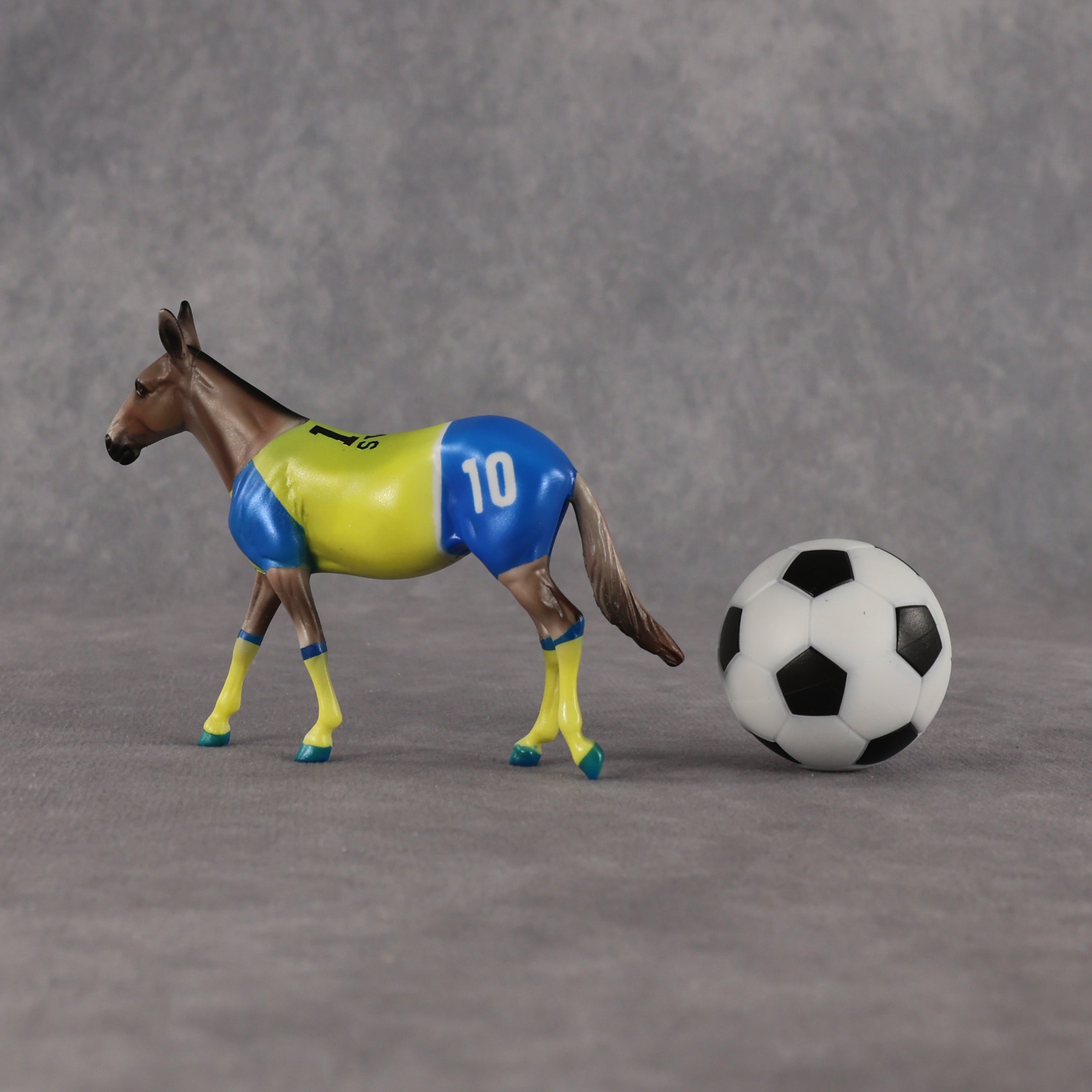 Sweden OOAK Chip Mule by Enrique Duarte SCD26