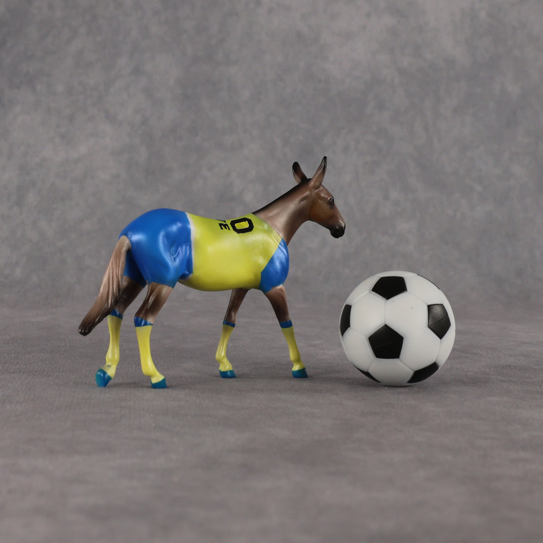 Sweden OOAK Chip Mule by Enrique Duarte SCD26