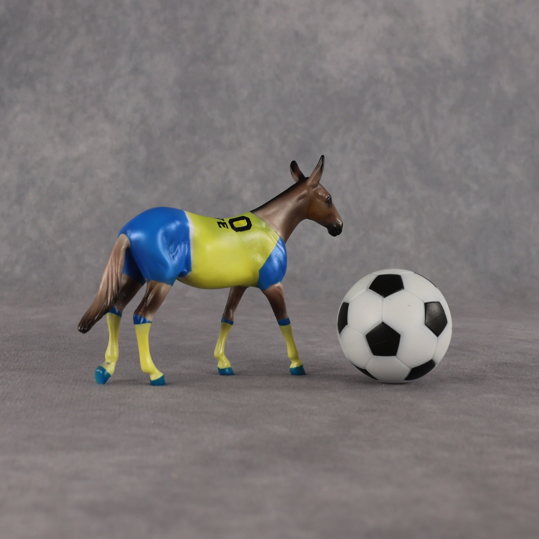Sweden OOAK Chip Mule by Enrique Duarte SCD26