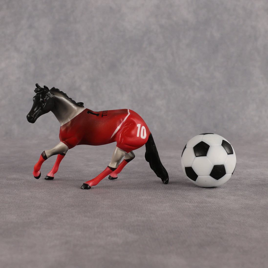 Tunisia OOAK Chip Cutting Horse by Enrique Duarte SCD26