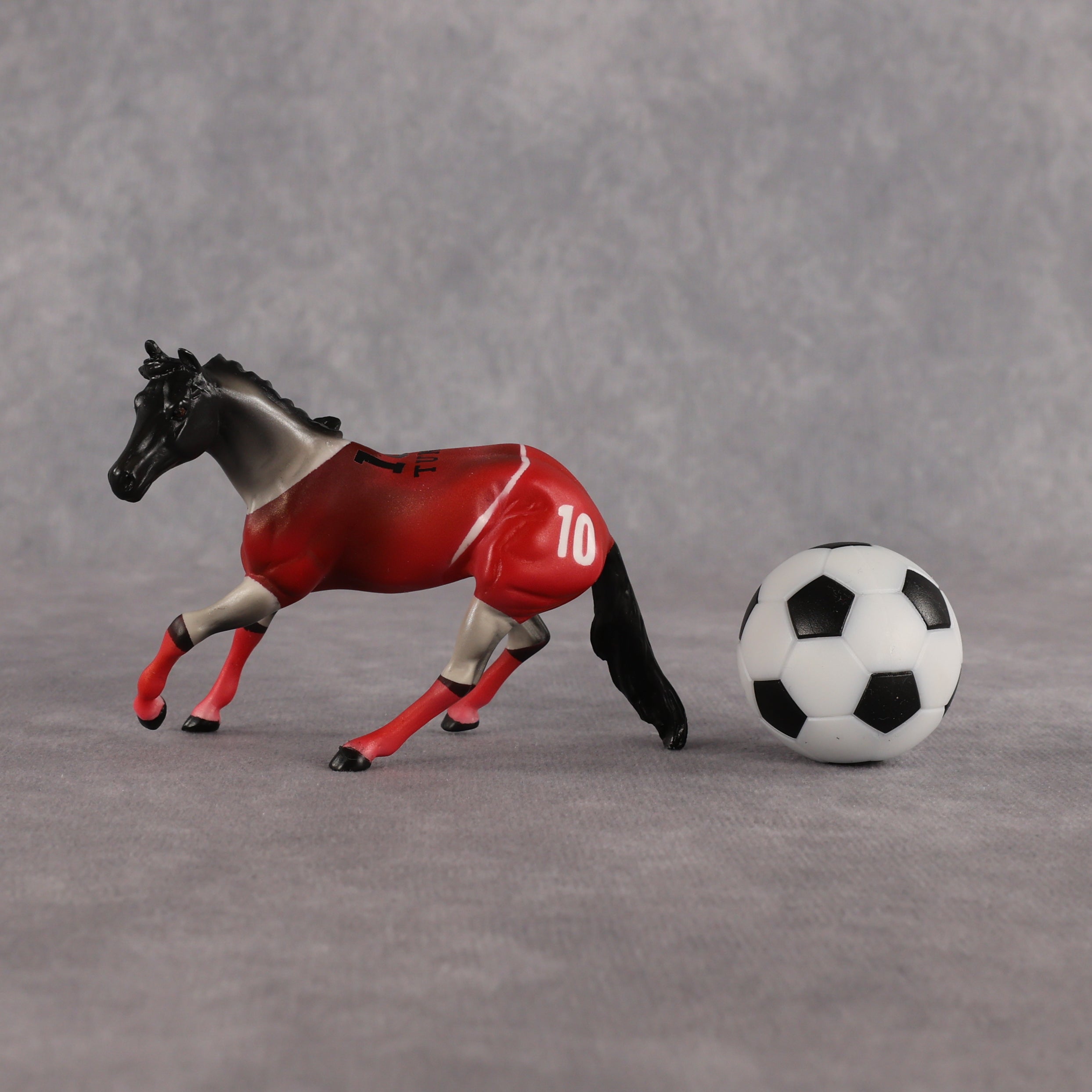 Tunisia OOAK Chip Cutting Horse by Enrique Duarte SCD26