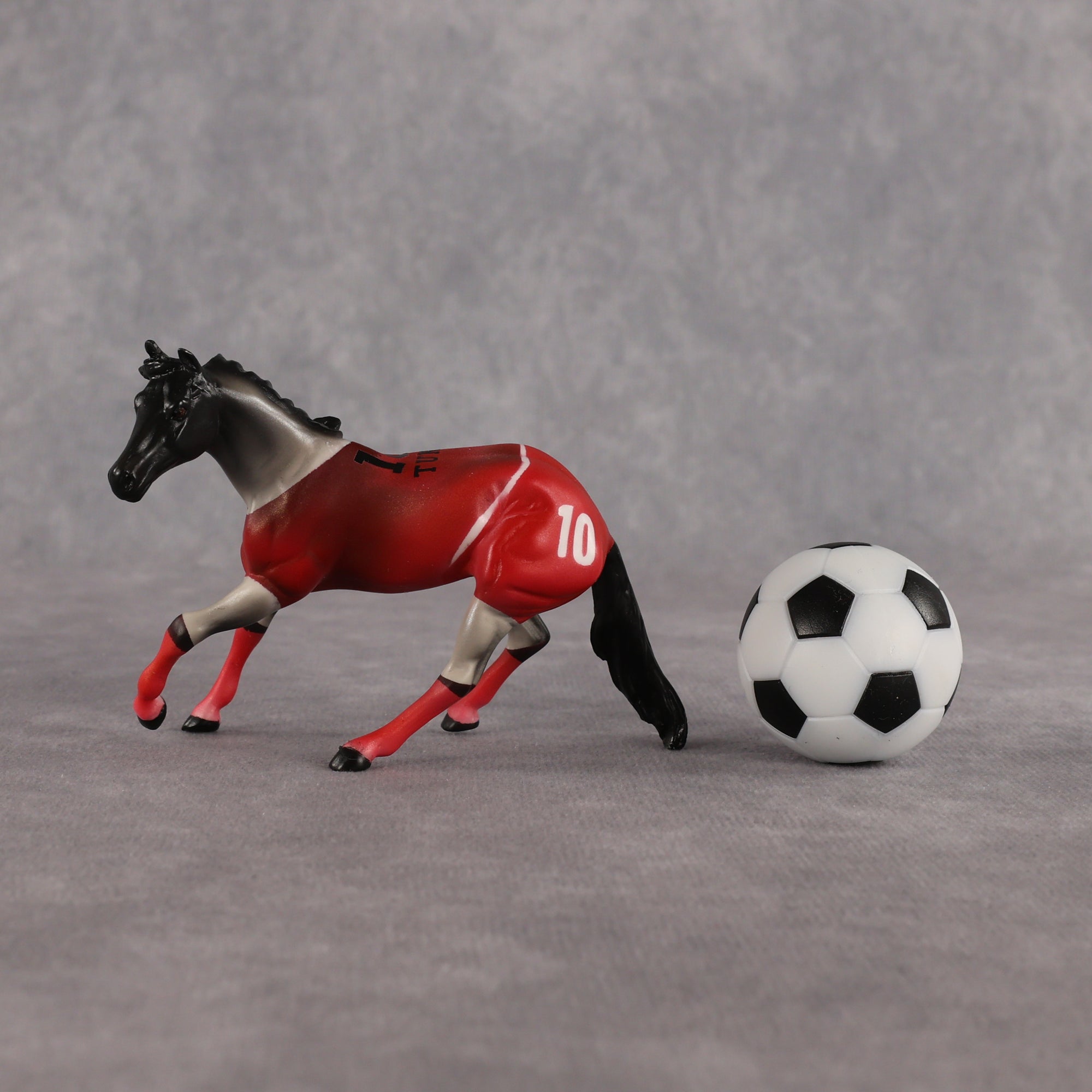 Tunisia OOAK Chip Cutting Horse by Enrique Duarte SCD26
