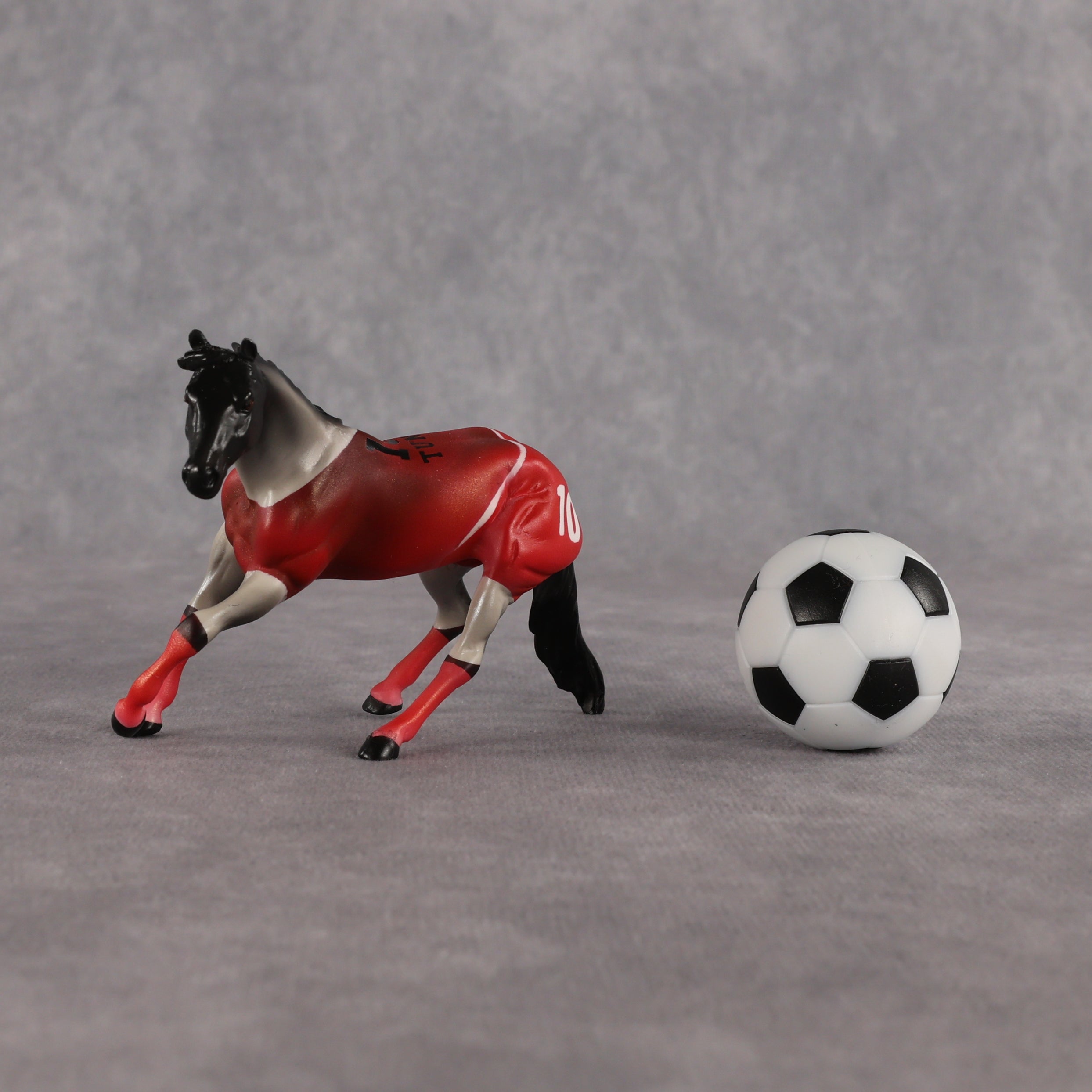 Tunisia OOAK Chip Cutting Horse by Enrique Duarte SCD26