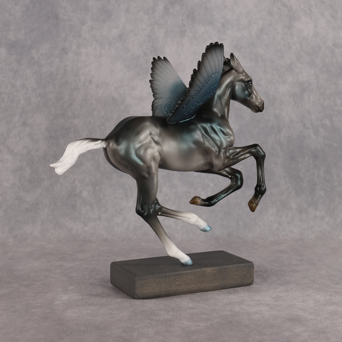 Twister LE-7 EFCM Pimento by Ashley Palmer EL26
