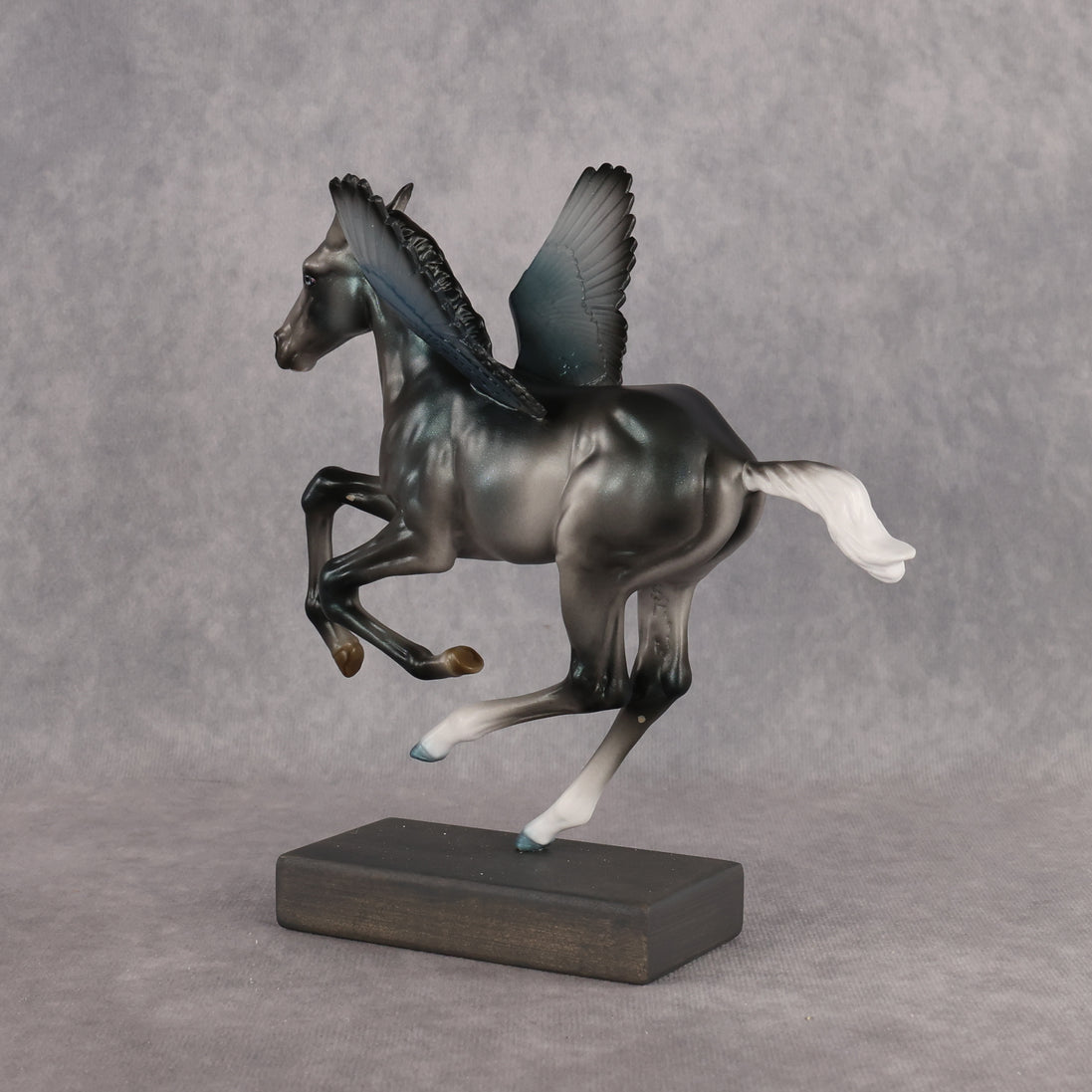 Twister LE-7 EFCM Pimento by Ashley Palmer EL26