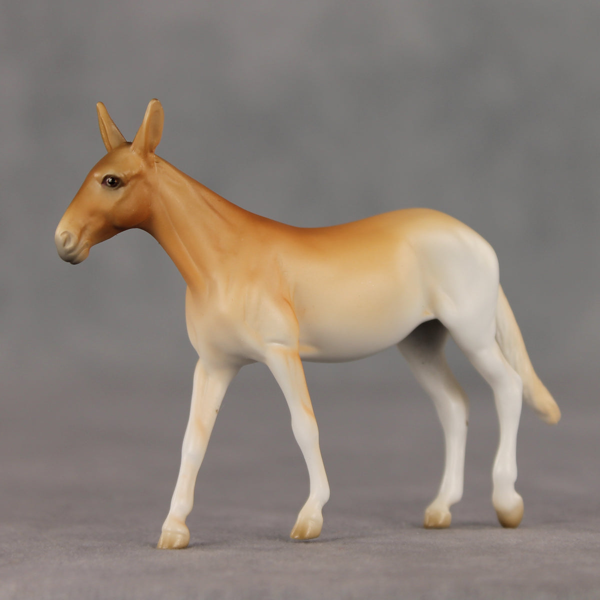 A La Mode LE-5 Chip Mule by Jess Hamill SCD26