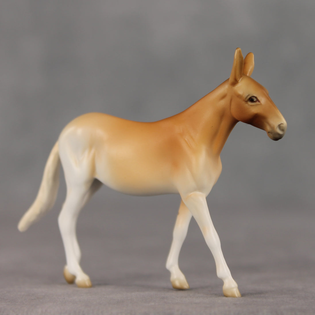 A La Mode LE-5 Chip Mule by Jess Hamill SCD26