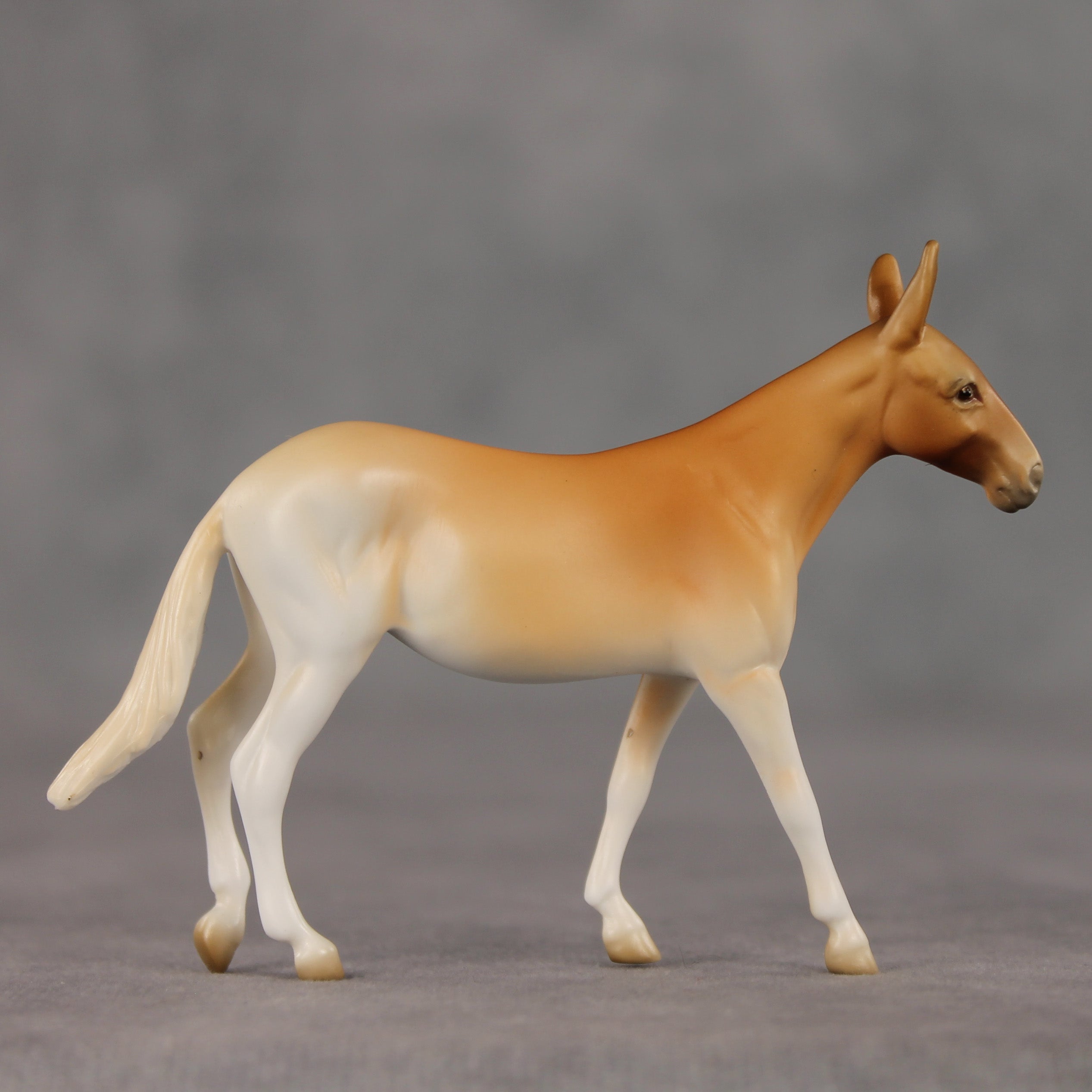 A La Mode LE-5 Chip Mule by Jess Hamill SCD26