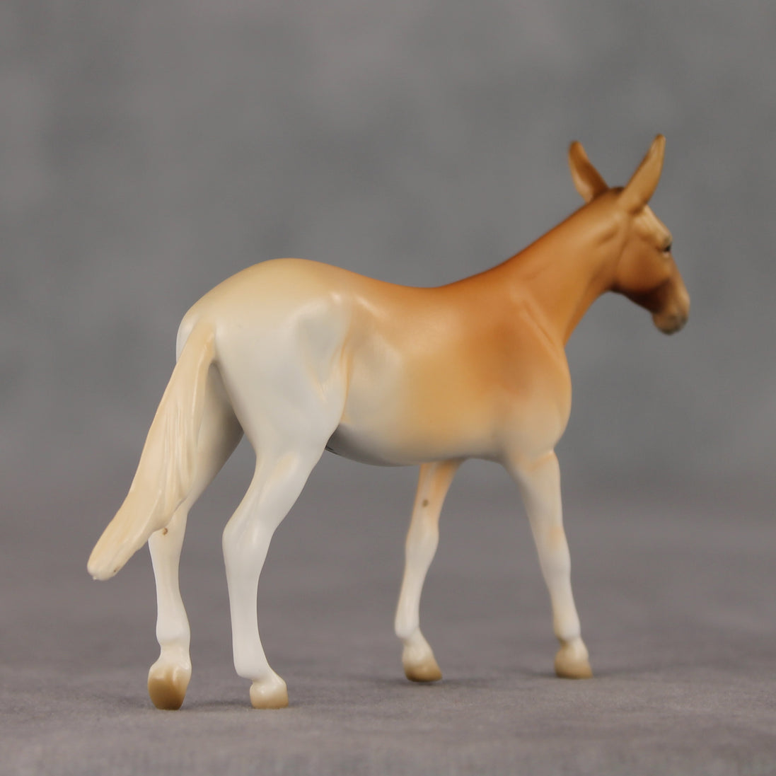 A La Mode LE-5 Chip Mule by Jess Hamill SCD26