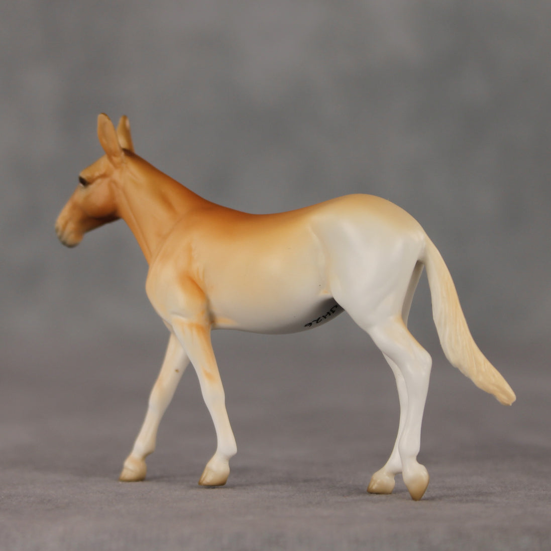 A La Mode LE-5 Chip Mule by Jess Hamill SCD26