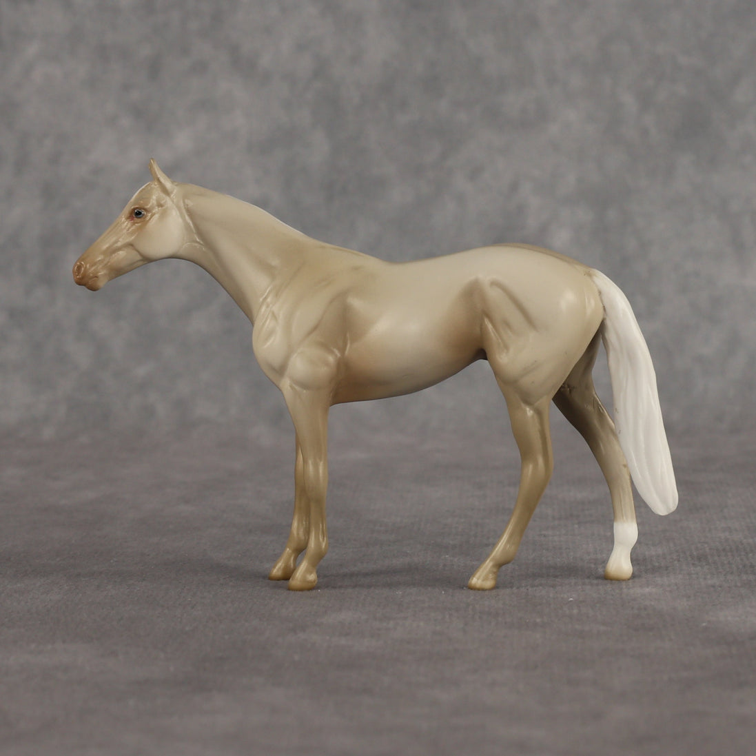 Vanilla  OOAK Chip Thoroughbred  by Madi Wiseman EQ26