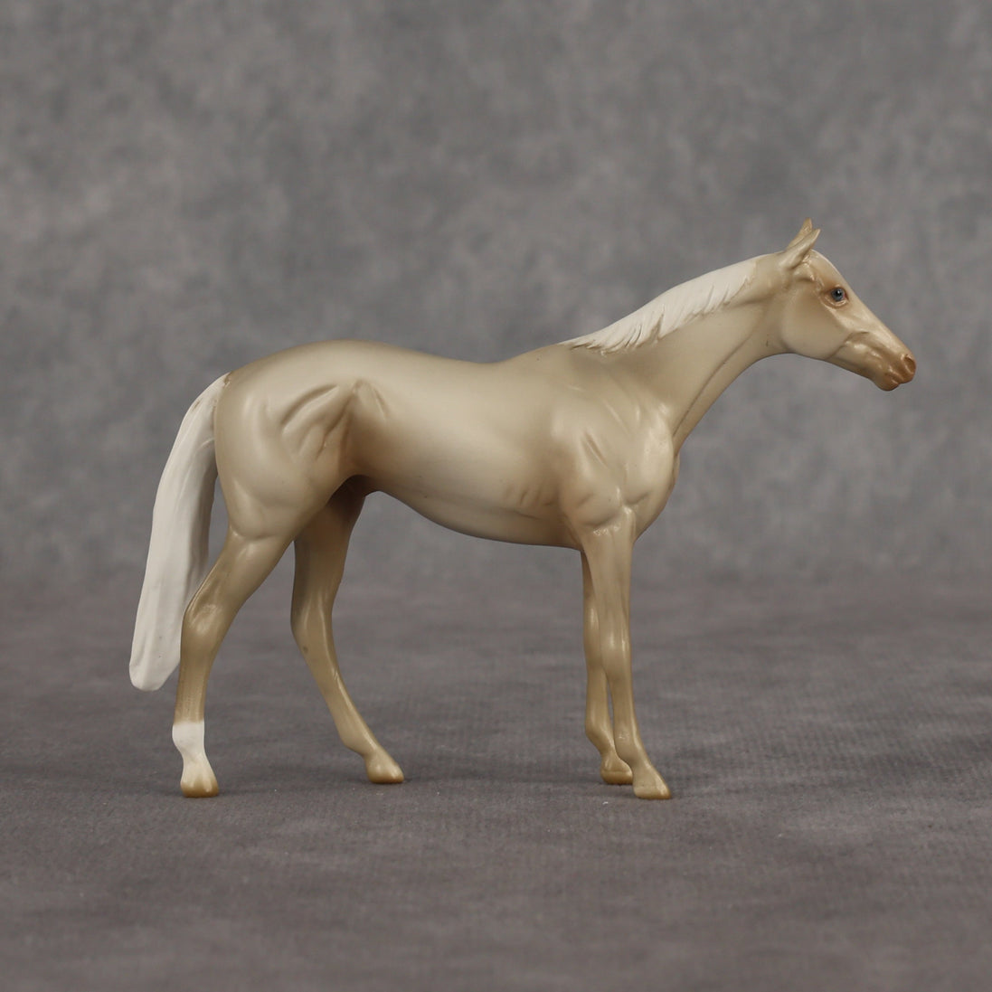 Vanilla  OOAK Chip Thoroughbred  by Madi Wiseman EQ26