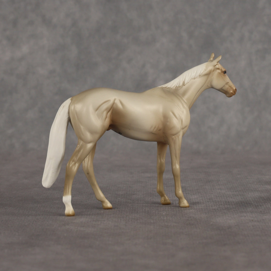Vanilla  OOAK Chip Thoroughbred  by Madi Wiseman EQ26