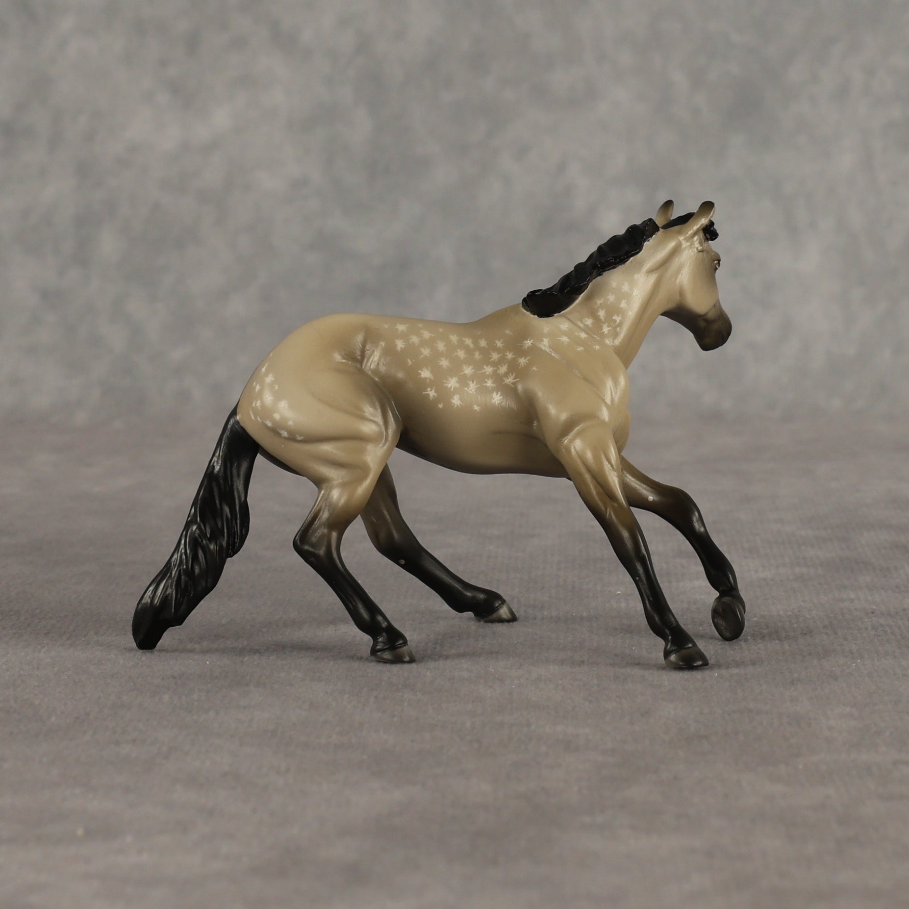 Waffle Cone OOAK Chip Cutting Horse by Madi Wiseman EQ26