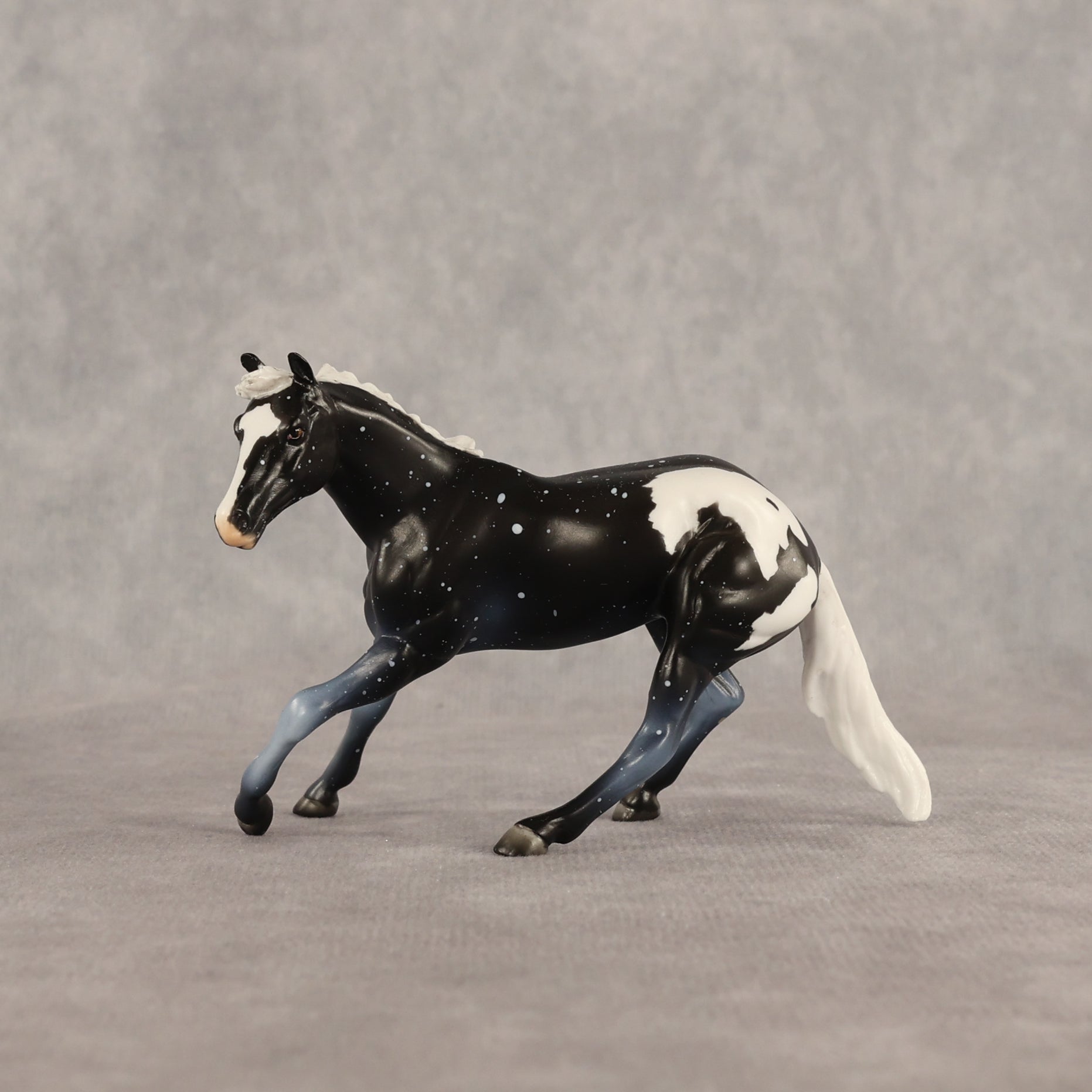 Z LE-5 Chip Cutting Horse by Anna Rieck June $99 Chips