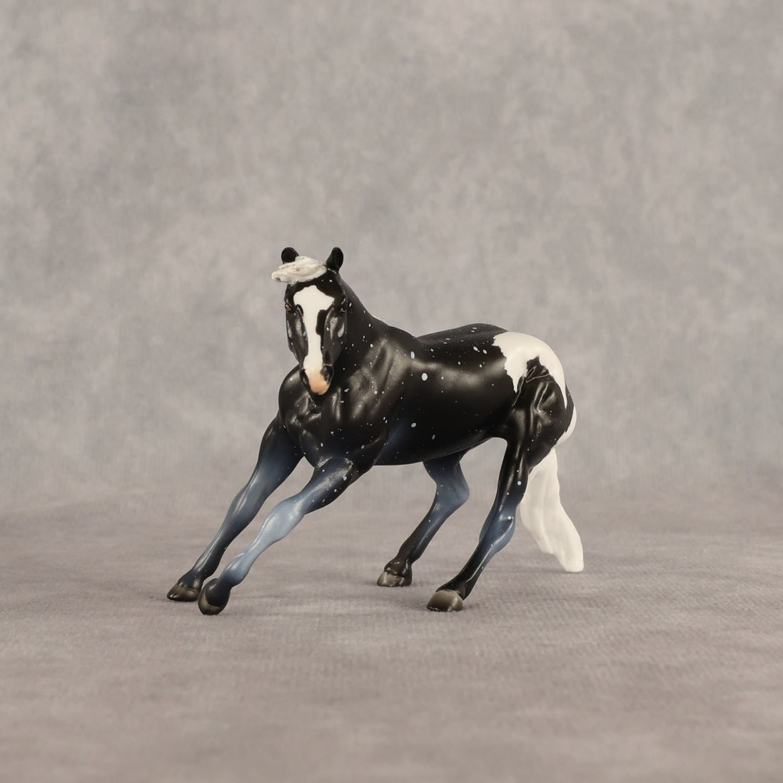 Z LE-5 Chip Cutting Horse by Anna Rieck June $99 Chips