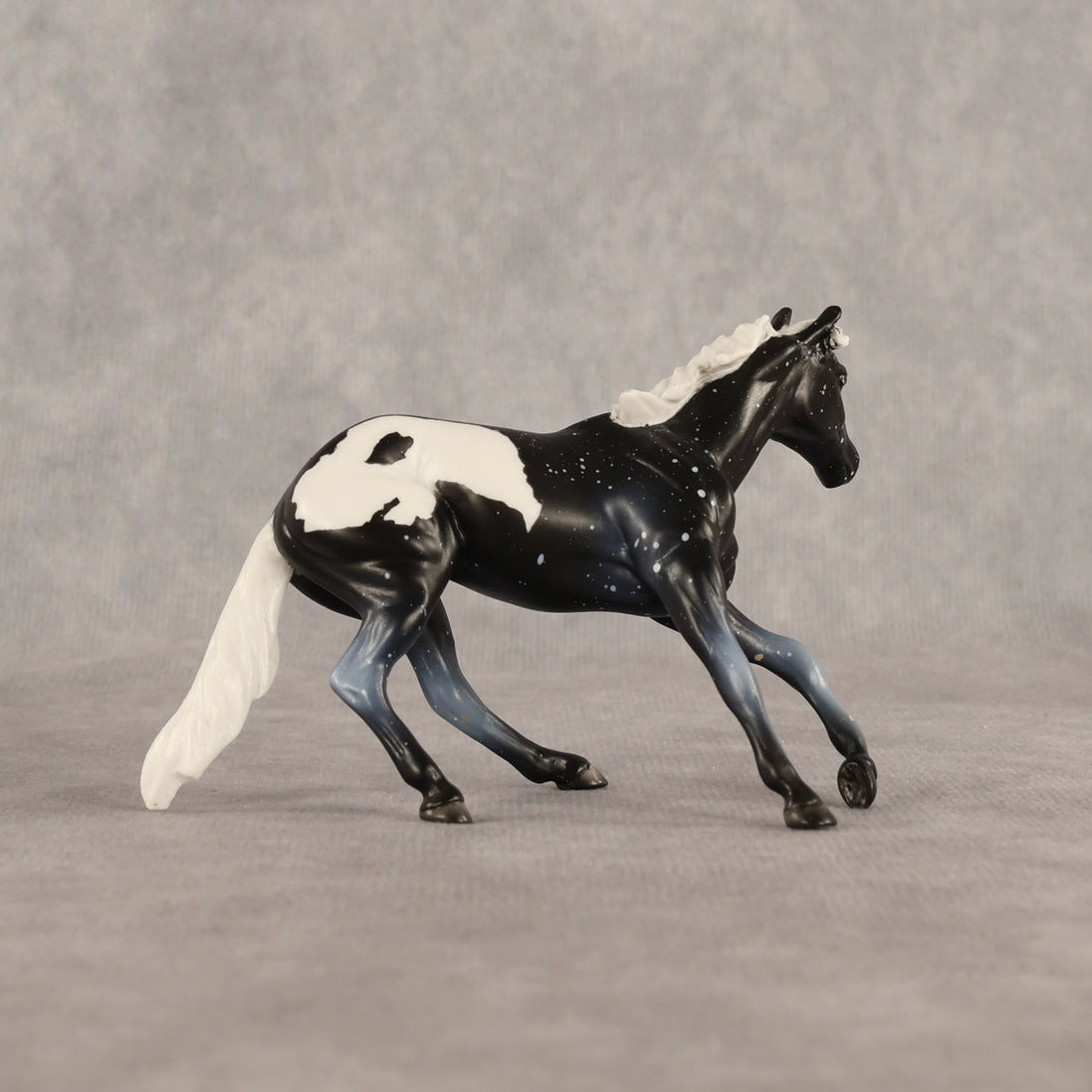 Z LE-5 Chip Cutting Horse by Anna Rieck June $99 Chips