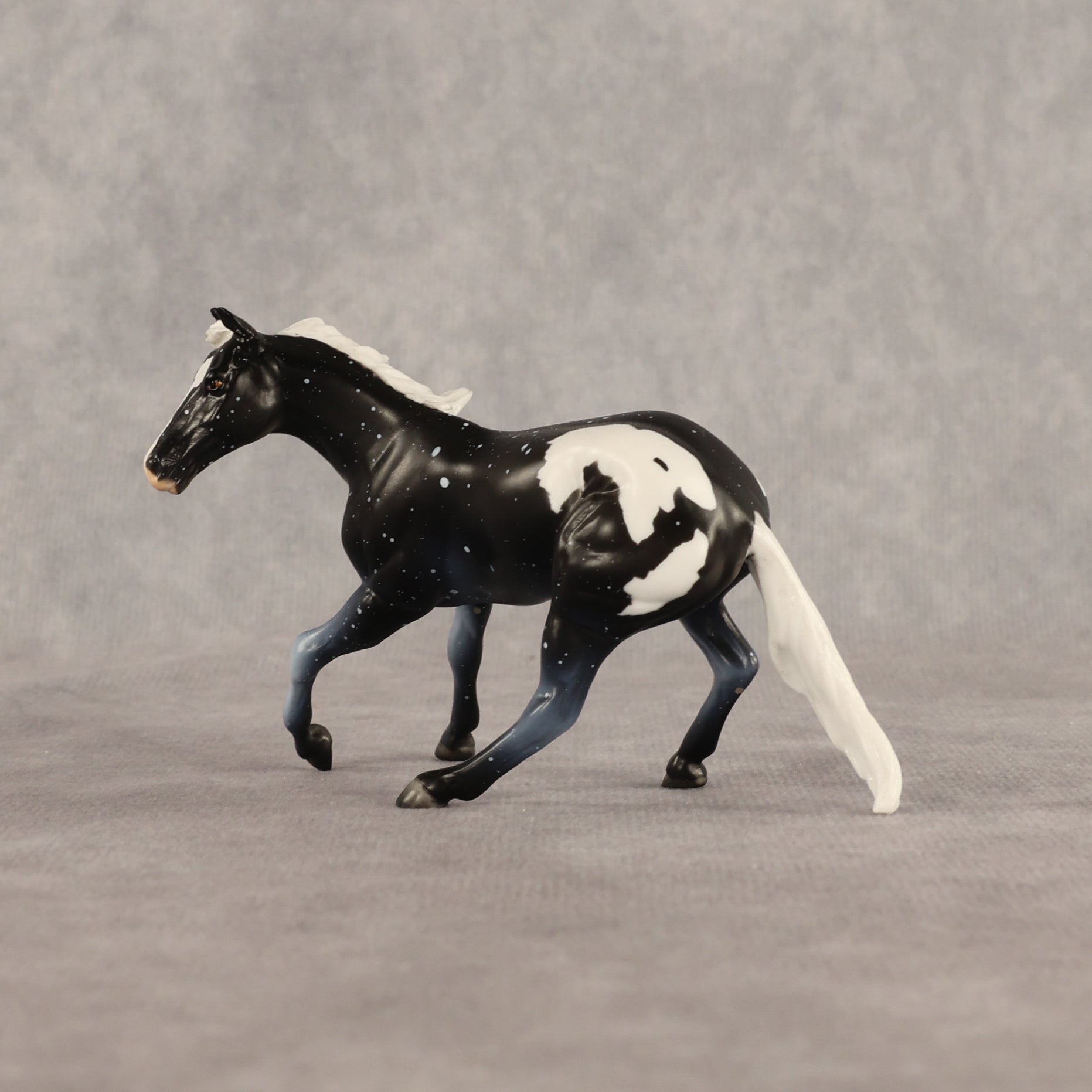 Z LE-5 Chip Cutting Horse by Anna Rieck June $99 Chips