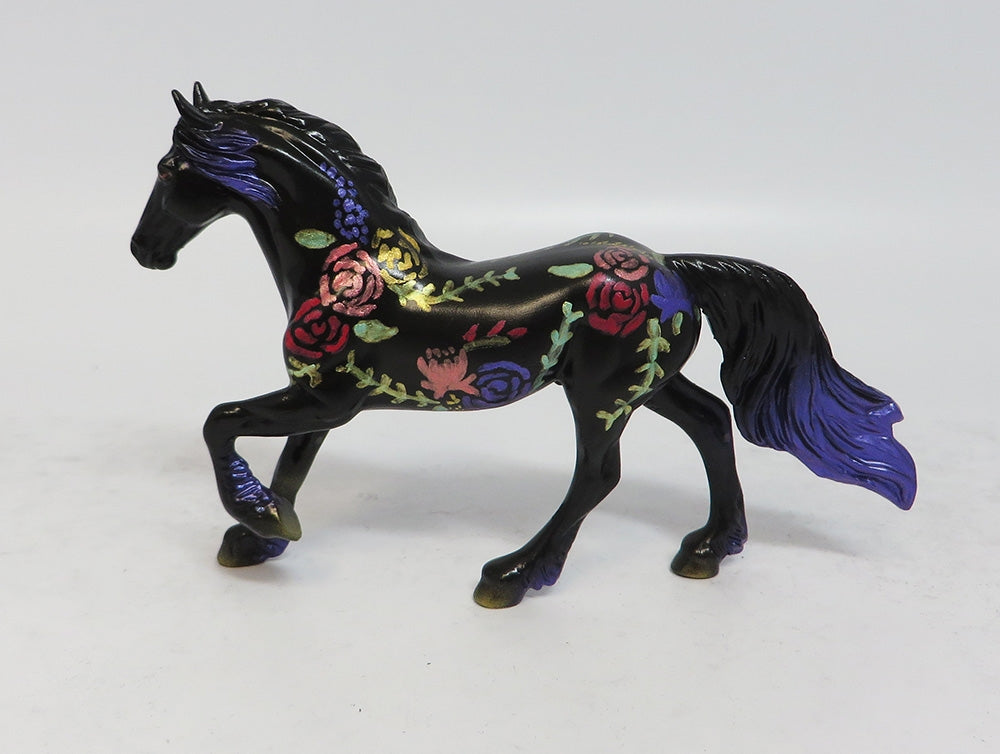 DEJA-LE-3 BOHO FLOWER FRESIAN DECORATOR MODEL HORSE SUPER BOWL SALE 2018