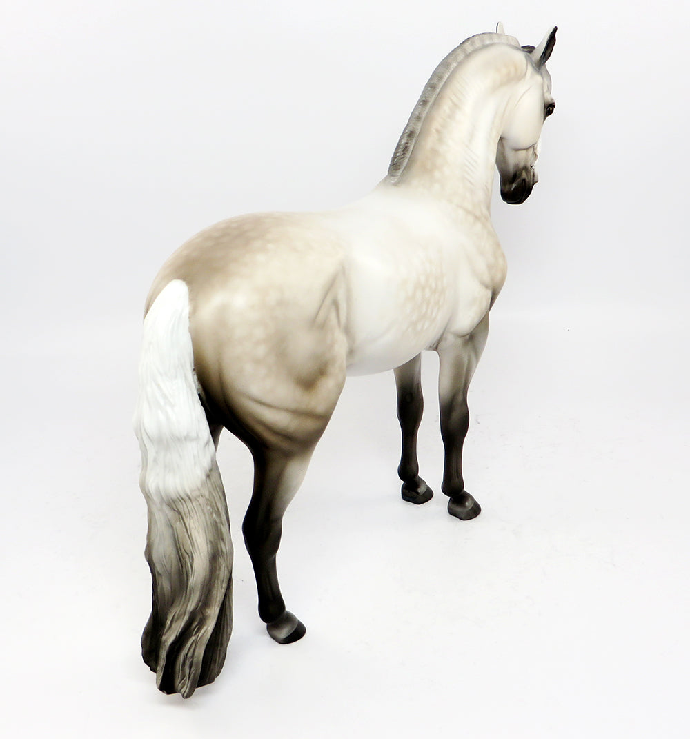 BANAN-OOAK LIGHT DAPPLE GREY ROACHED MANE ANDALUSIAN MODEL HORSE BY SHERYL LEISURE 3/9