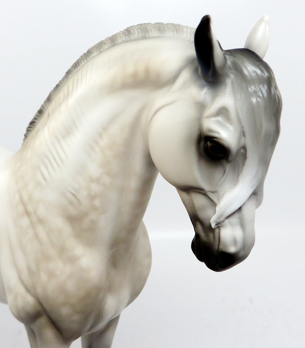 BANAN-OOAK LIGHT DAPPLE GREY ROACHED MANE ANDALUSIAN MODEL HORSE BY SHERYL LEISURE 3/9