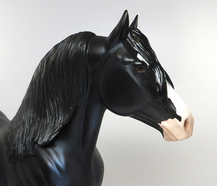 ANGUS-LE-10 DAPPLE BLACK STANDING DRAFTER MODEL HORSE EQ 2016 7/28