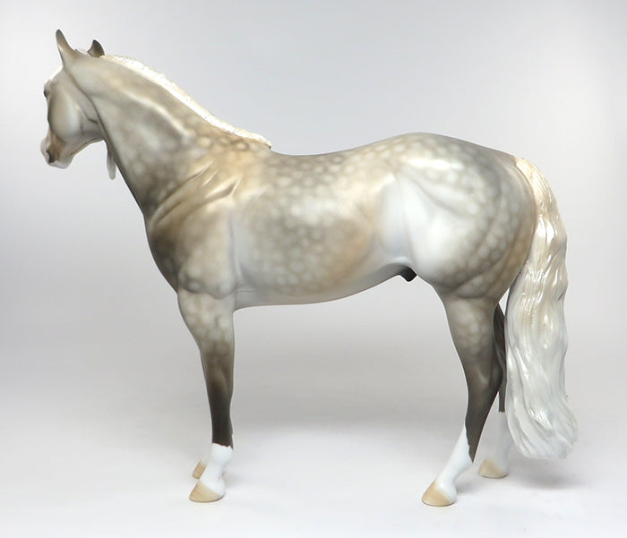 BASHFUL-LE-6 DAPPLE  PERLINO PLAITED MANE ISH MODEL HORSE EQ 2016