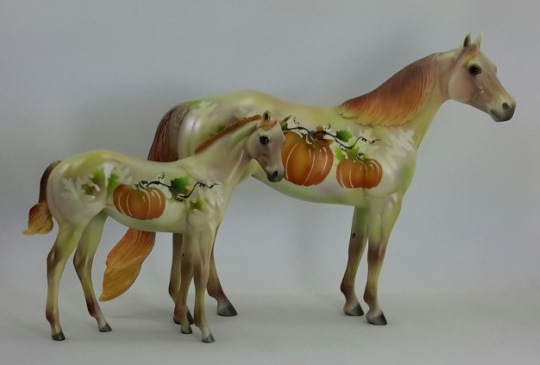 Fall Basket with Pumpkin Horses $2