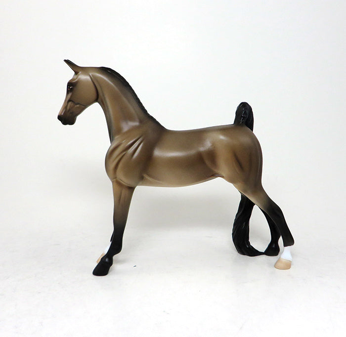 BE BRAVE-LE-7 BUCKSKIN SADDLEBRED PEBBLES MODEL HORSE 4/21