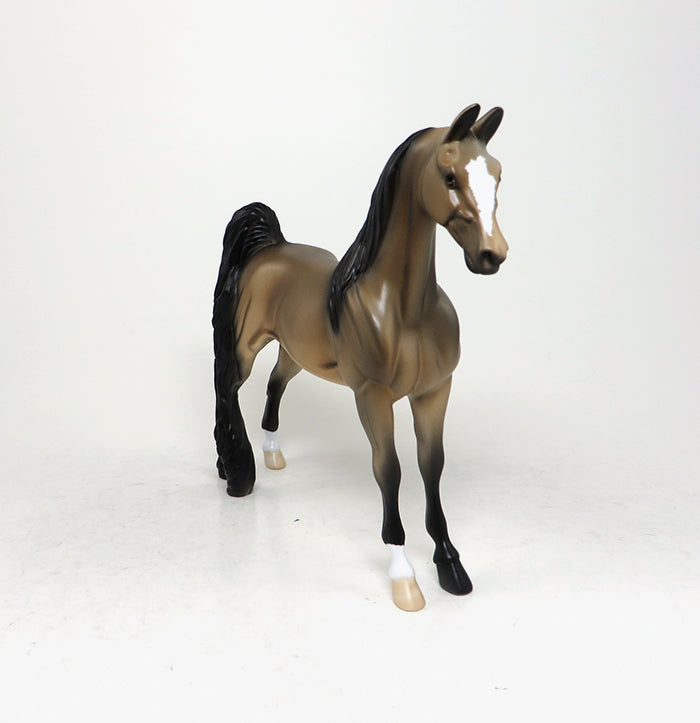 BE BRAVE-LE-7 BUCKSKIN SADDLEBRED PEBBLES MODEL HORSE 4/21