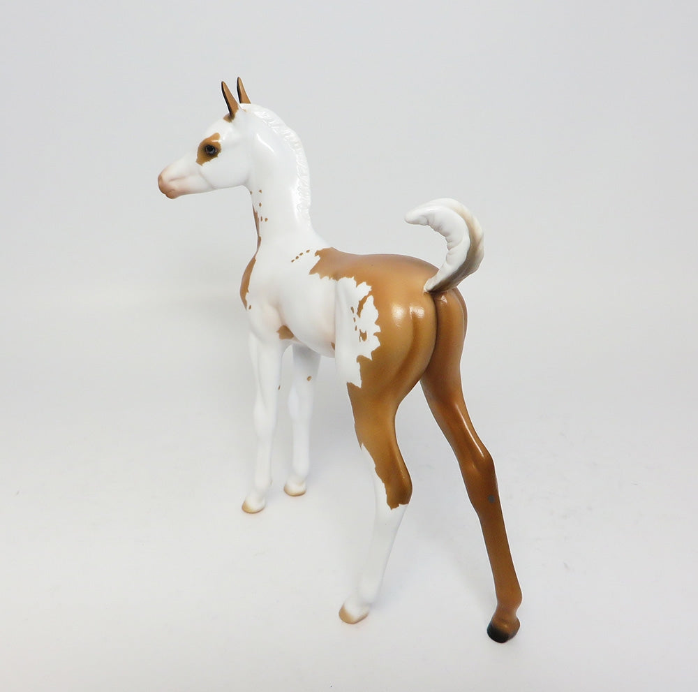 BEAR EARS-LE-15 BUCKSKIN PINTO FOAL MODEL HORSE EQ 17