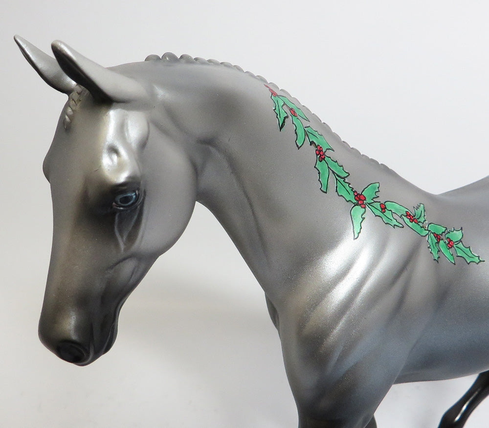BERRIES-OOAK SILVER DECORATOR PONY MODEL HORSE WHS 2017
