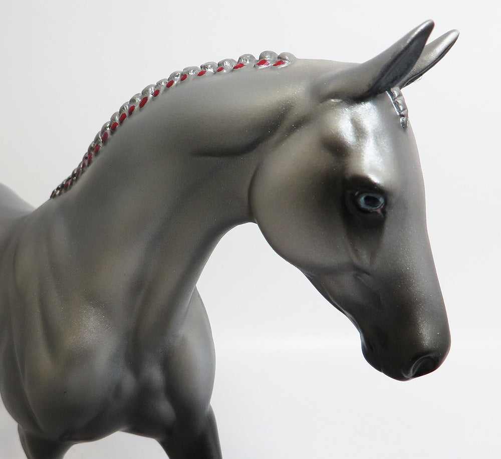 BERRIES-OOAK SILVER DECORATOR PONY MODEL HORSE WHS 2017