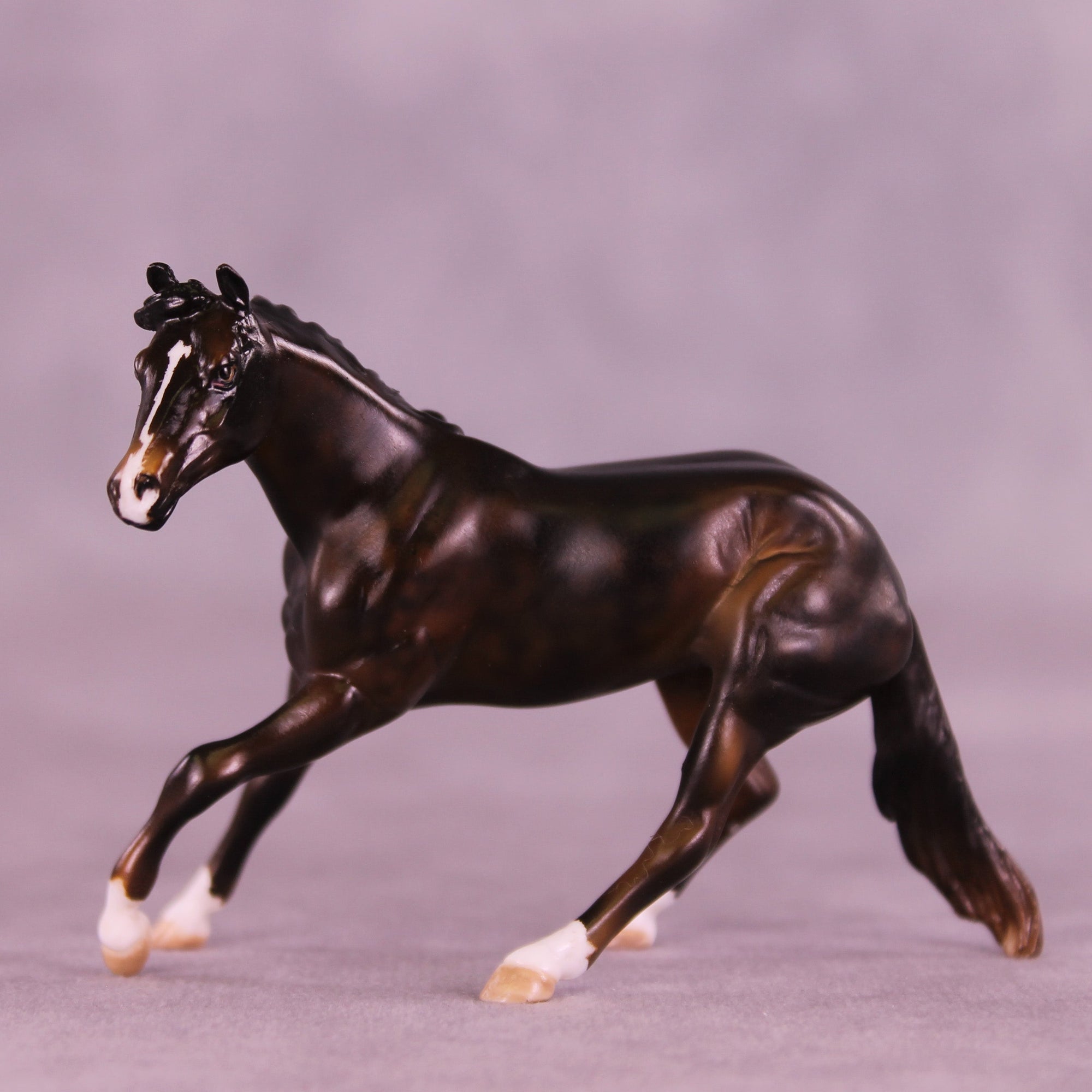 Betwixt OOAK Chip Cutting Horse by Julie Keim HS25