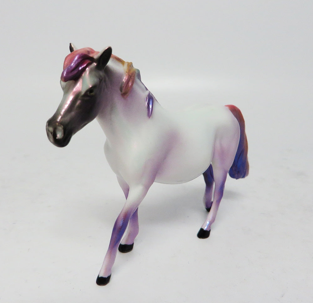 CAZELLE-LE.6 RAINBOW PONY CHIP MODEL HORSE 9/8/117