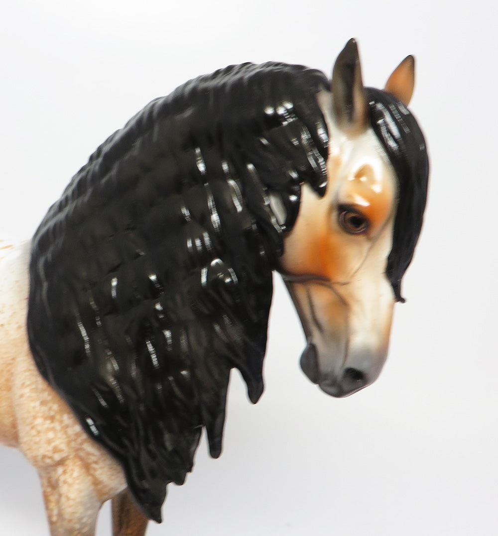 CHESAPEAKE-LE-5-PUDDLE TAIL ANDALUSIAN MODEL HORSE EQ 2017