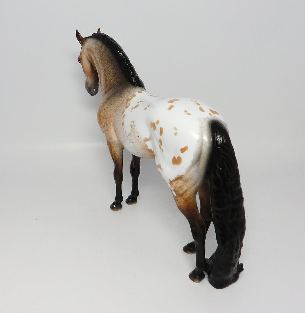 CHESAPEAKE-LE-5-PUDDLE TAIL ANDALUSIAN MODEL HORSE EQ 2017