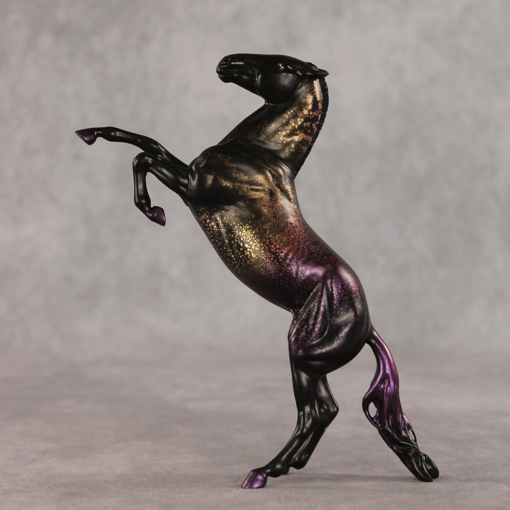 Chromaflow OOAK FCM Pebble Mustang by Anna Rieck VV26