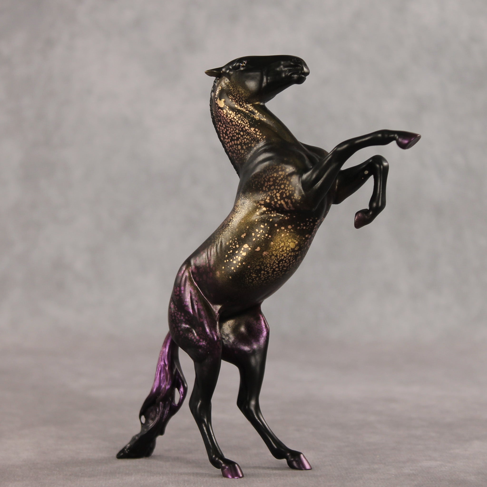 Chromaflow OOAK FCM Pebble Mustang by Anna Rieck VV26