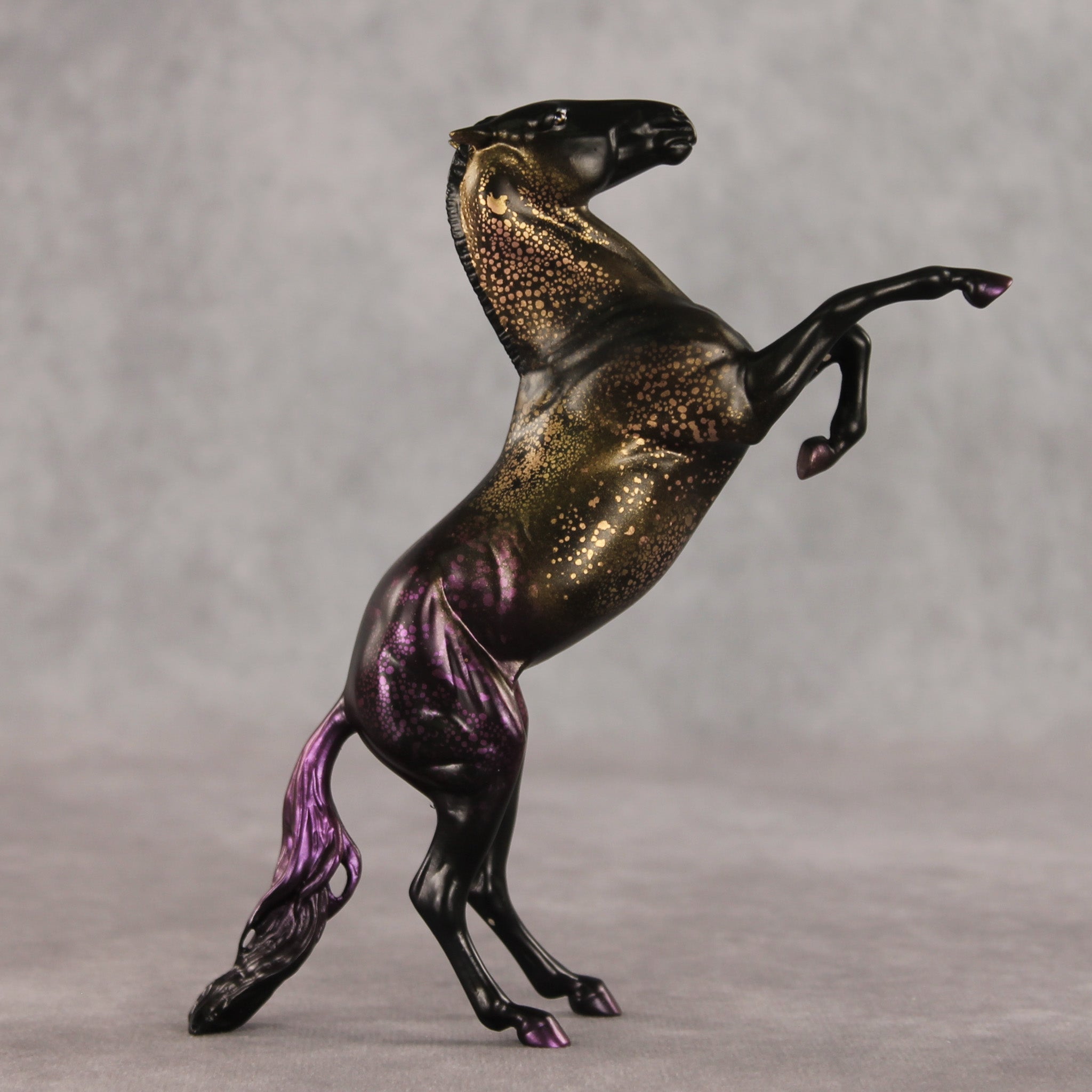 Chromaflow OOAK FCM Pebble Mustang by Anna Rieck VV26