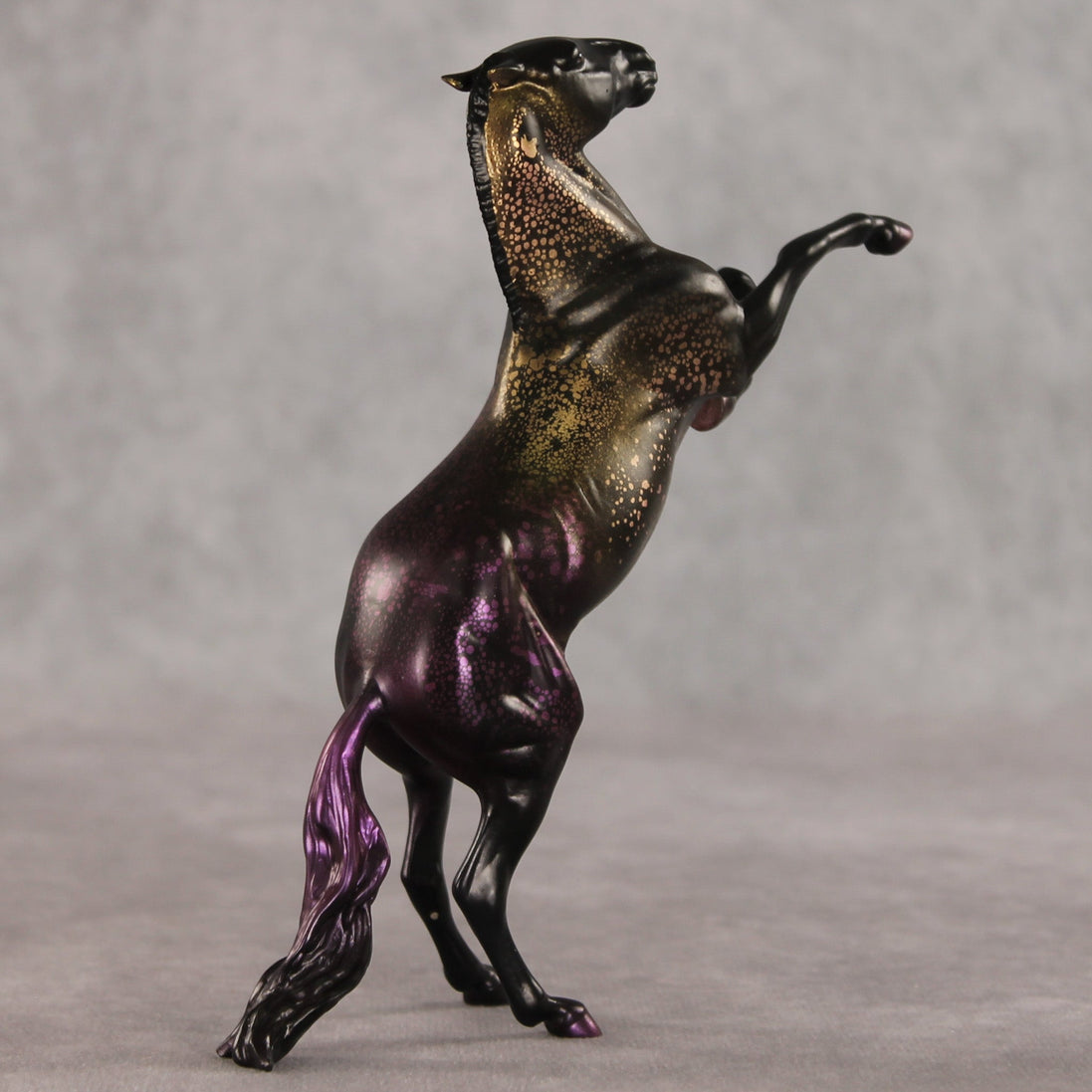Chromaflow OOAK FCM Pebble Mustang by Anna Rieck VV26