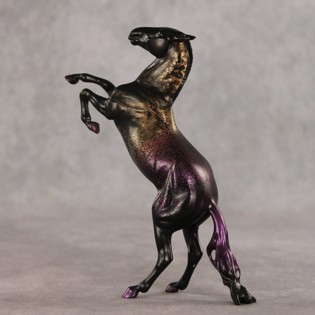 Chromaflow OOAK FCM Pebble Mustang by Anna Rieck VV26