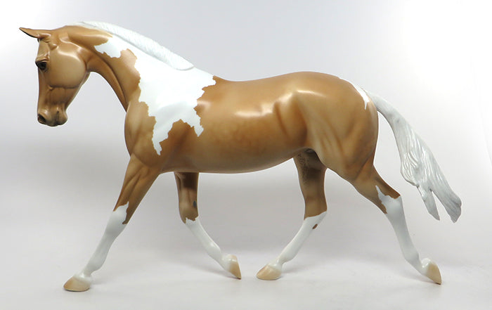 CLEVER ELSIE-LE-8 PALOMINO PAINT MODEL HORSE EQ 2016