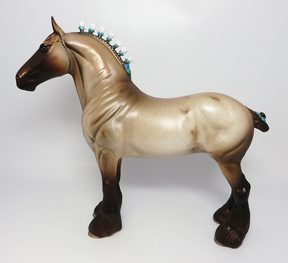 COSTELLO-OOAK CHESTNUT ROAN MANE WITH BOBS WITH FEATHERS ON FEET MODEL HORSE BY DAWN QUICK EQ2017