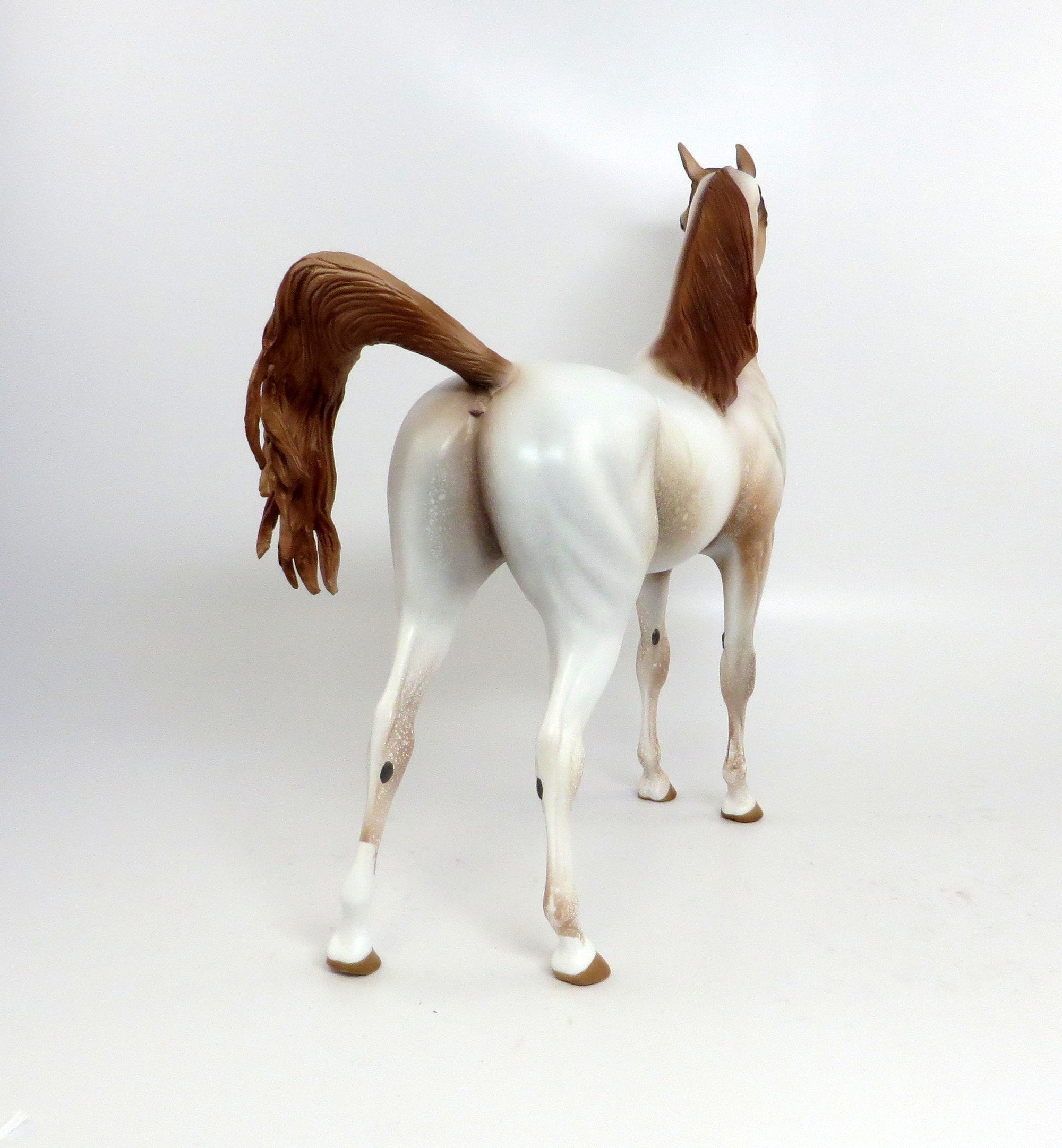 I&#39;M A GEM-OOAK CHESTNUT ROAN ARABIAN MODEL HORSE 2/20