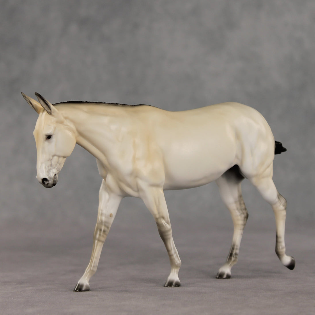 Gladly Different OOAK FCM Pebble Mule  by Ellen Robbins VV26