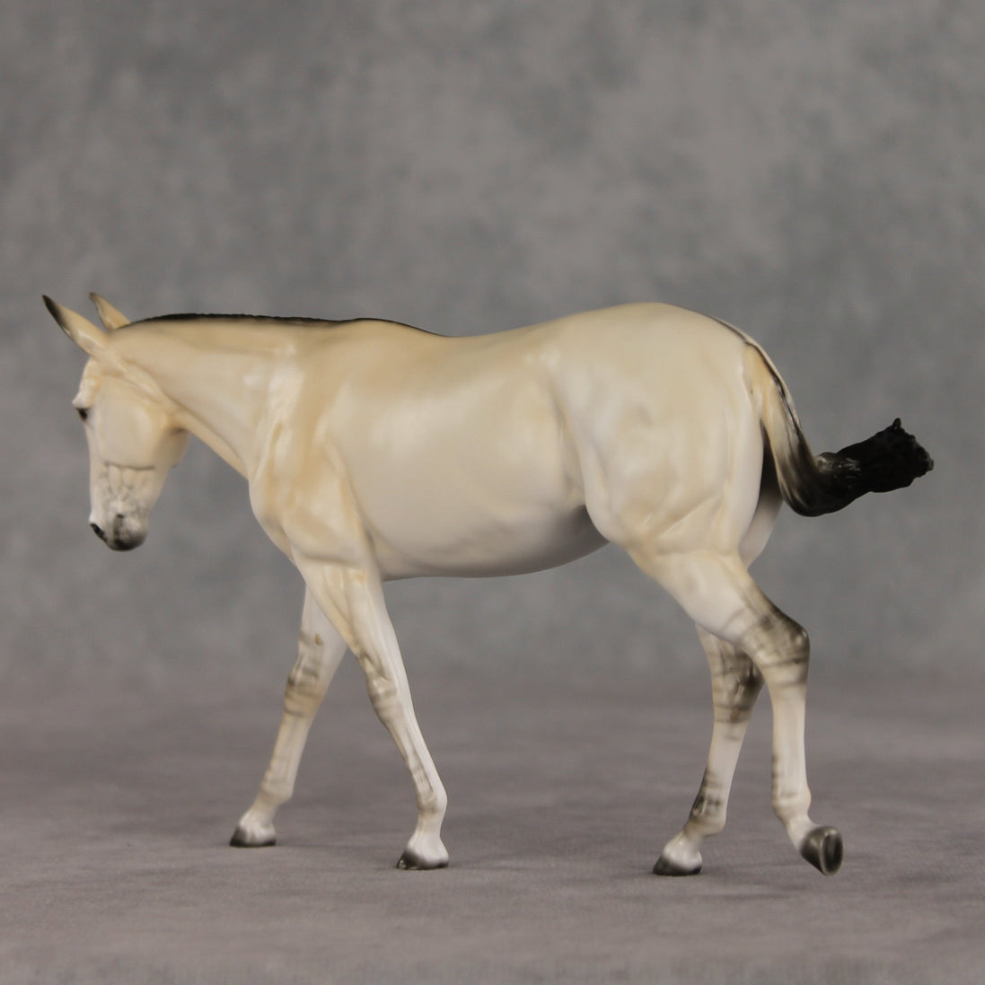 Gladly Different OOAK FCM Pebble Mule  by Ellen Robbins VV26