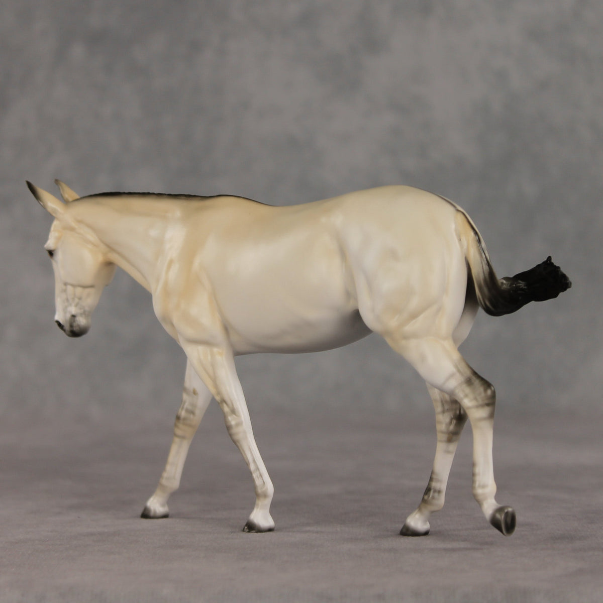 Gladly Different OOAK FCM Pebble Mule  by Ellen Robbins VV26